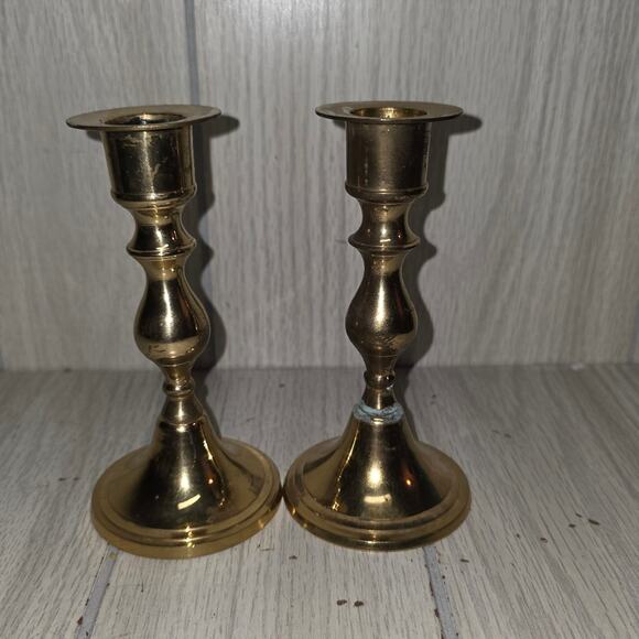 Vtg Pair Of Brass Candlestick Holders Natural Patina MCM Regency Victorian - Picture 3 of 5